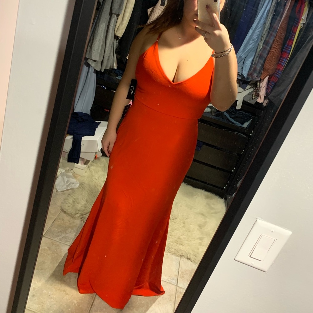V Neck Red Trumpet Maxi Dress